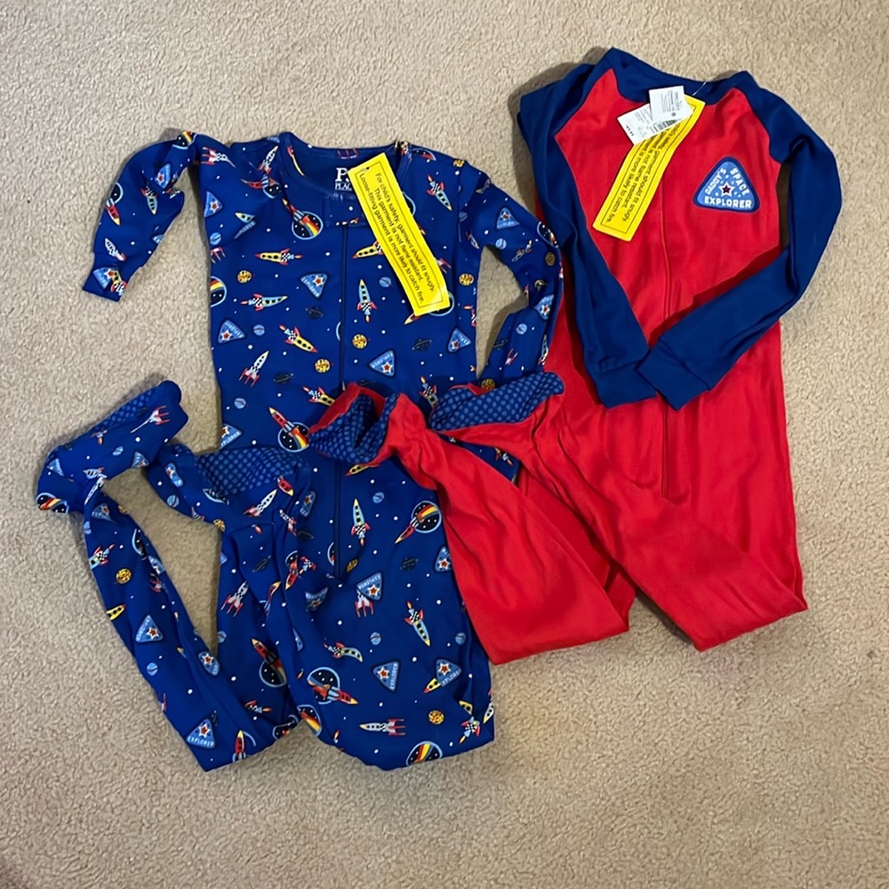 NWT 3T children’s place space sleepers